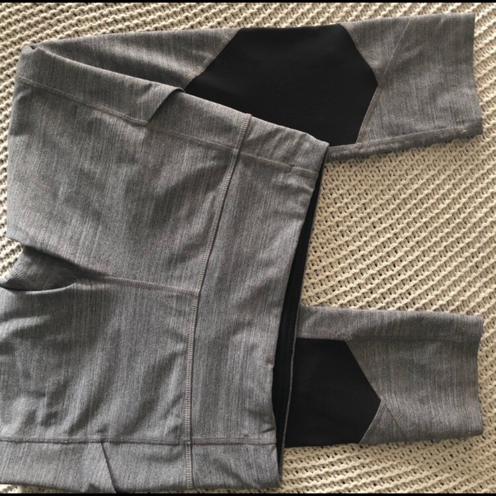 Rival Lululemon cropped leggings